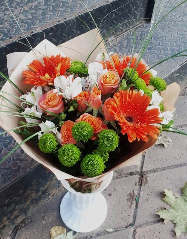 Букет цветов из: Герберы, Хризантемы, Альстромерии и Розы в Суворовской