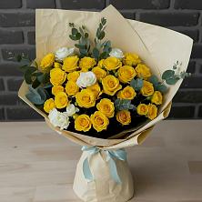 Букет цветов из:  Розы в Суворовской