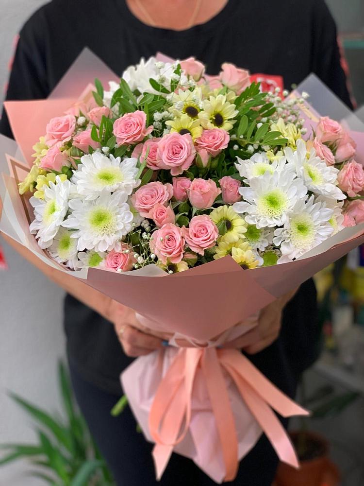 Букет цветов из: Розы и Хризантемы в Суворовской