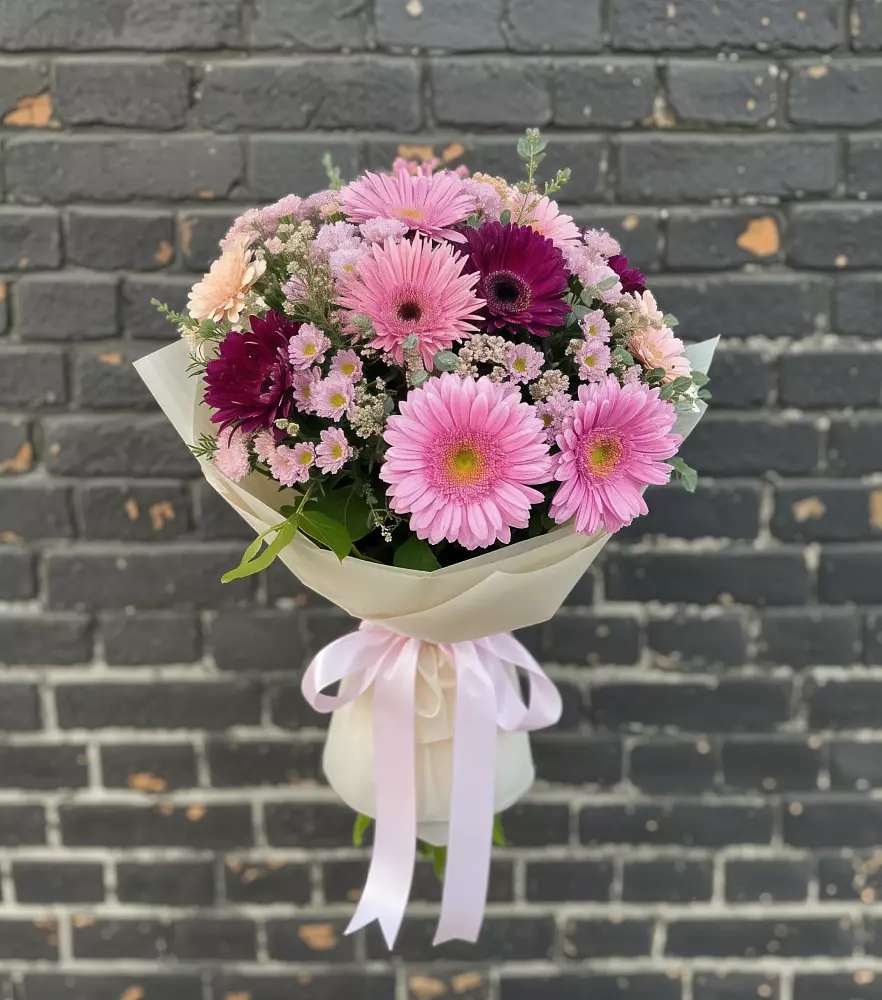 Букет цветов из: Герберы и Хризантемы в Суворовской