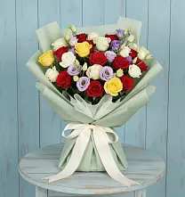 Букет цветов из:  Розы в Суворовской