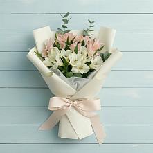 Букет цветов из:  Альстромерии в Суворовской