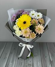 Букет цветов из:  Розы, Герберы и Хризантемы в Суворовской