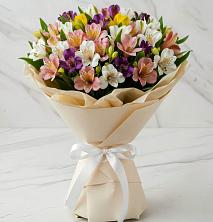 Букет цветов из:  Альстромерии в Суворовской
