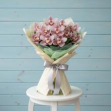 Букет цветов из:  Орхидеи и Розы в Суворовской