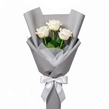 Букет 3 белые розы в Суворовской