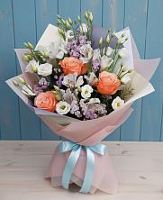 Букет цветов из:  Лизиантусы, Розы, Альстромерии и Гипсофила в Суворовской
