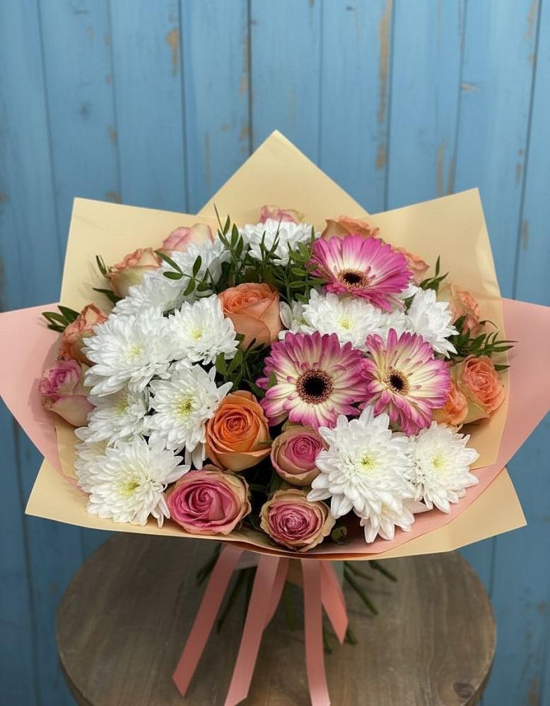 Букет цветов из: Розы, Герберы и Хризантемы в Суворовской