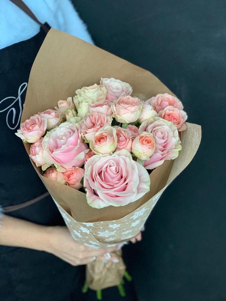 Букет цветов из: Хризантемы и Розы в Суворовской