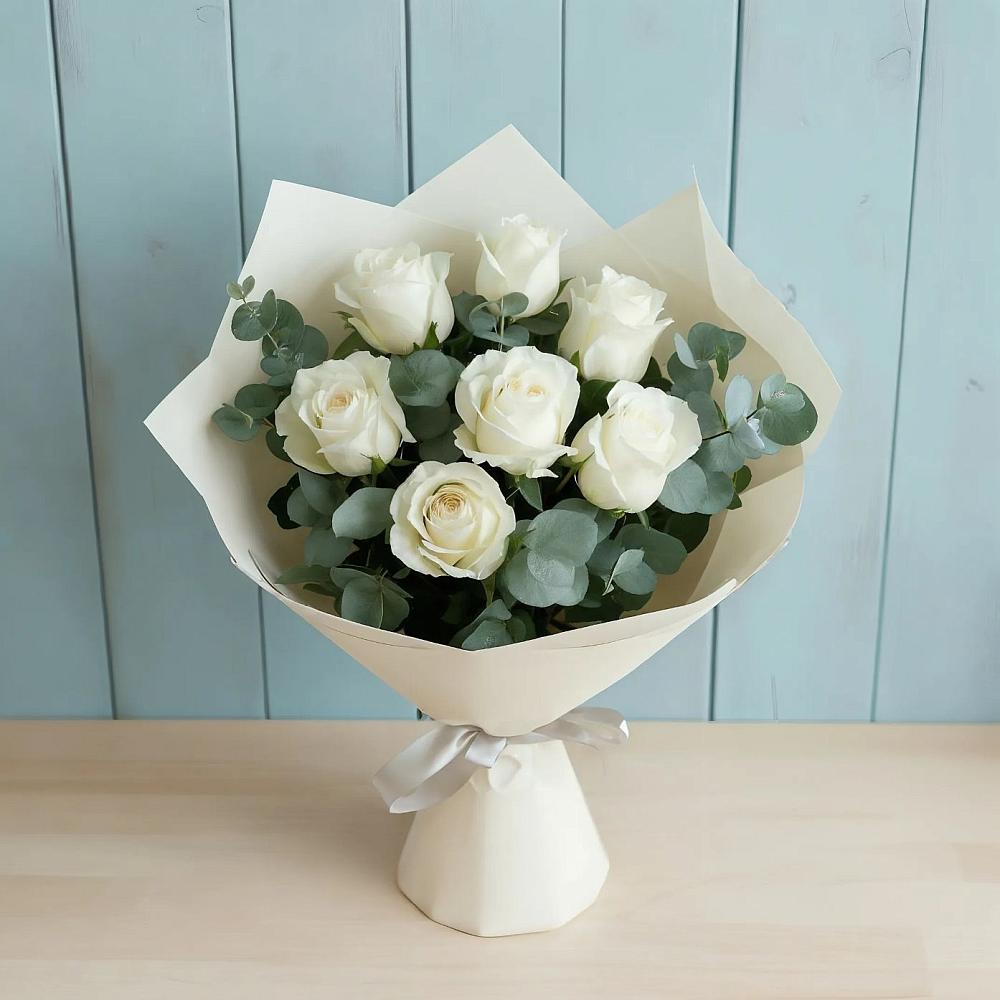 Букет Белые розы в Эвкалипте в Суворовской