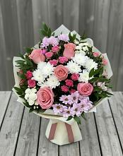 Букет цветов из:  Альстромерии, Гвоздики, Розы и Хризантемы в Суворовской