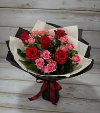 Букет цветов из:  Розы в Суворовской
