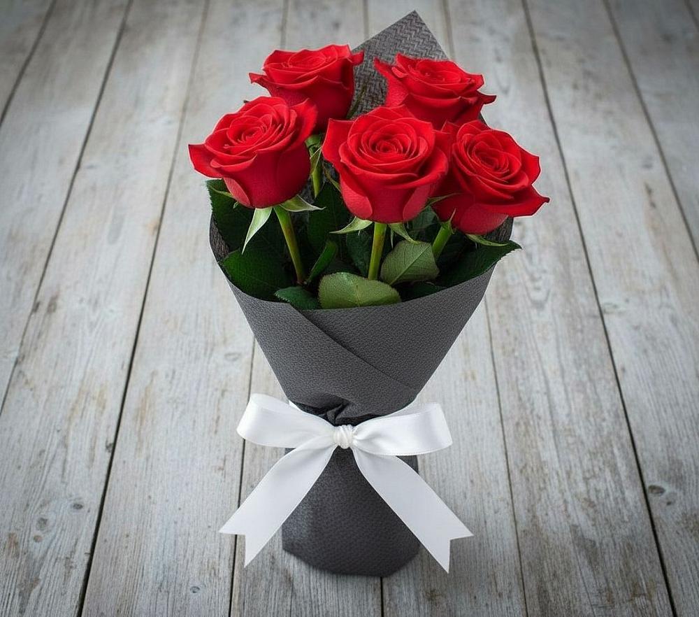 Букет 5 Красных роз Эдлесс Лав в Суворовской