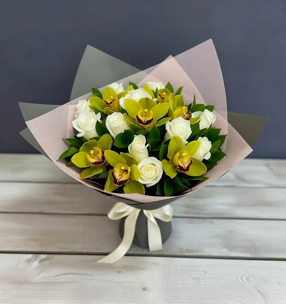 Букет цветов из: Орхидеи и Розы в Суворовской