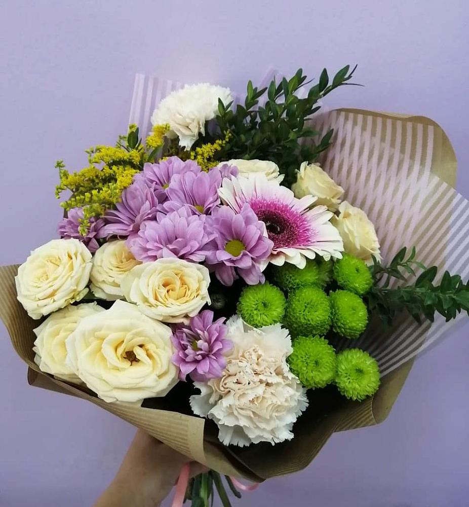 Букет цветов из: Хризантемы, Розы, Гвоздики и Герберы в Суворовской