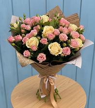 Букет цветов из:  Розы в Суворовской