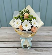 Букет цветов из:  Герберы, Розы и Хризантемы в Суворовской