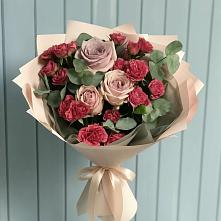 Букет цветов из:  Гвоздики и Розы в Суворовской