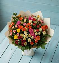Букет Микс из разноцветных кустовых роз в Суворовской